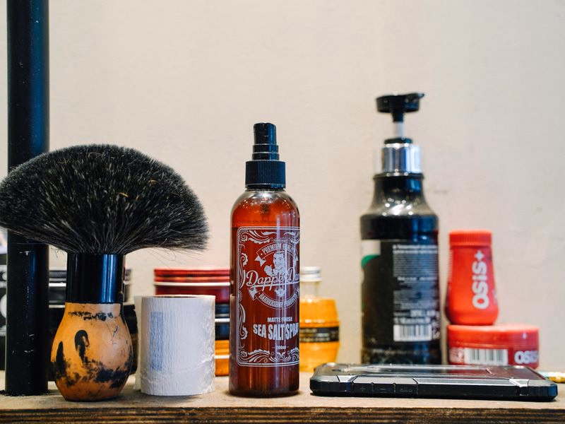 Barbershop-verktøy på bord