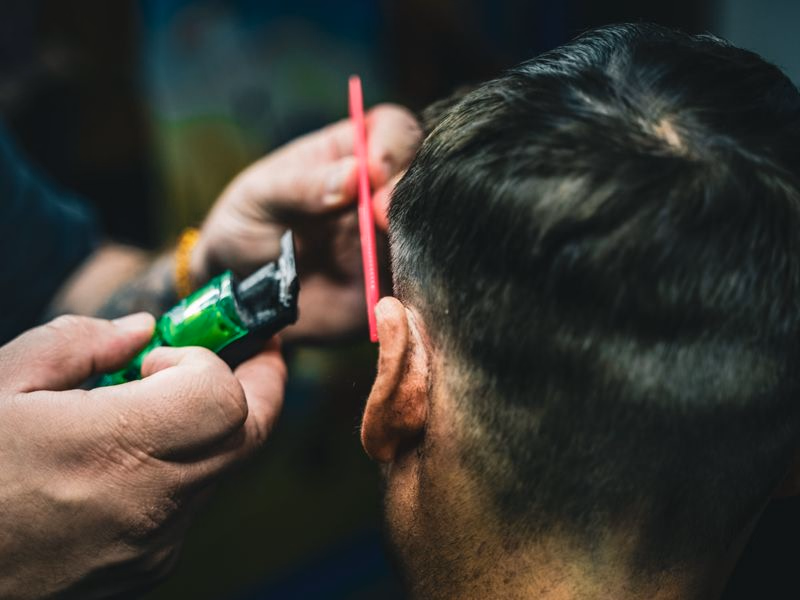 Detaljarbeid med trimmer